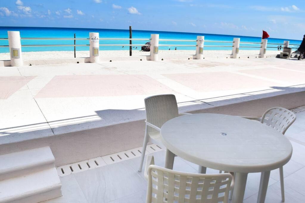 Ocean Front Villa Marlin, Best Location In Hotel Zone #109 Cancun Bagian luar foto